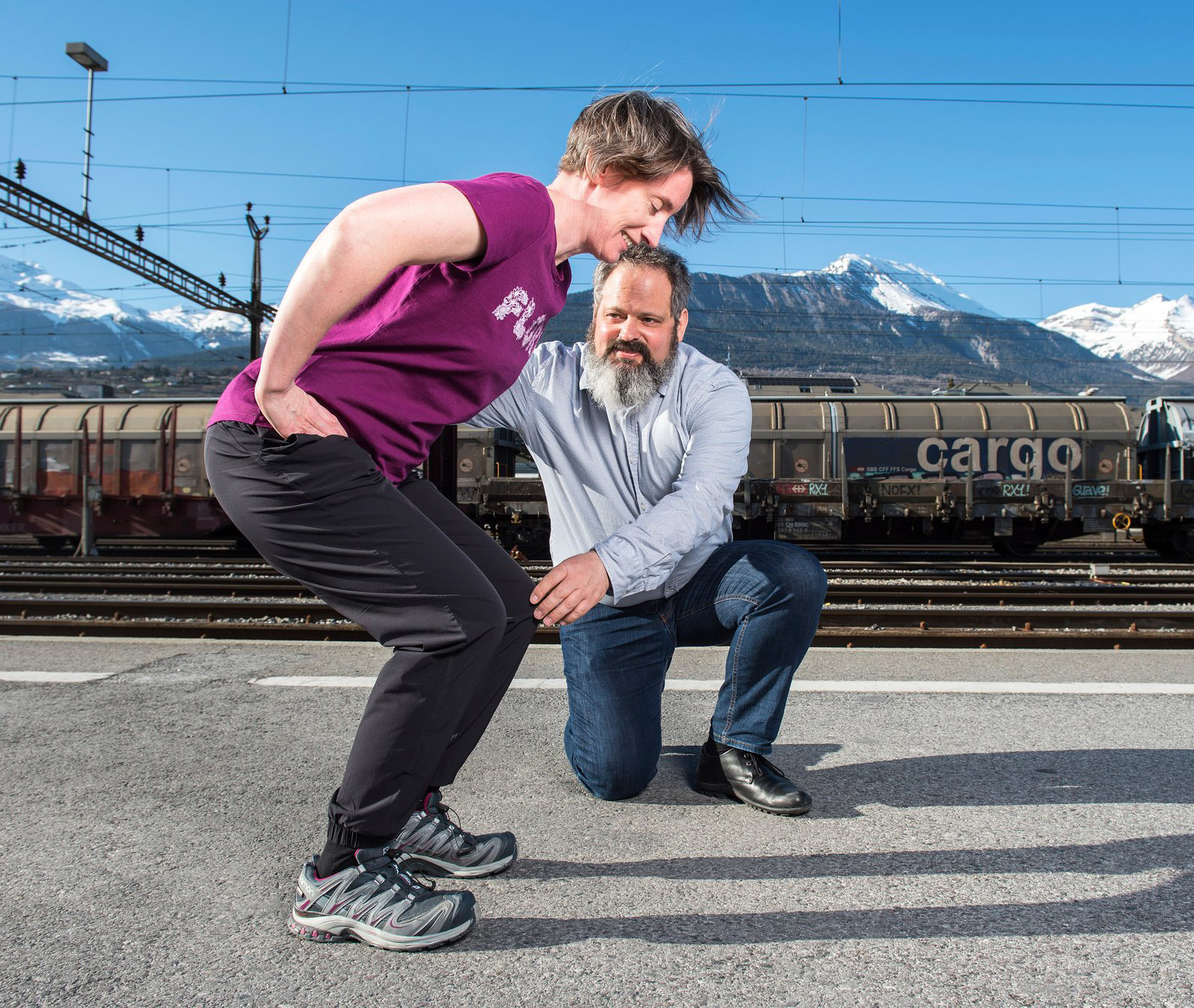 Squats am Bahnhof. Marielle Tschopp, Roger Hilfiker, Physiotherapie Tschopp & Hilfiker Brig, Glis, Mit freundlicher Genehmigung. Copyright Héloïse Maret / Le Nouvelliste